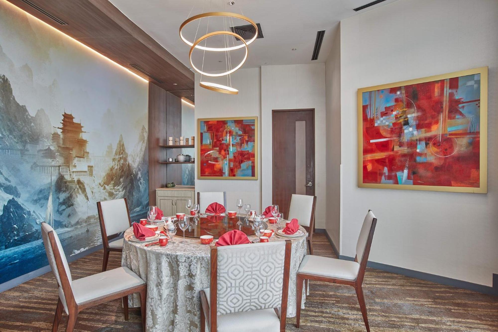 Crowne Plaza Manila Galleria By Ihg Pasig City Экстерьер фото