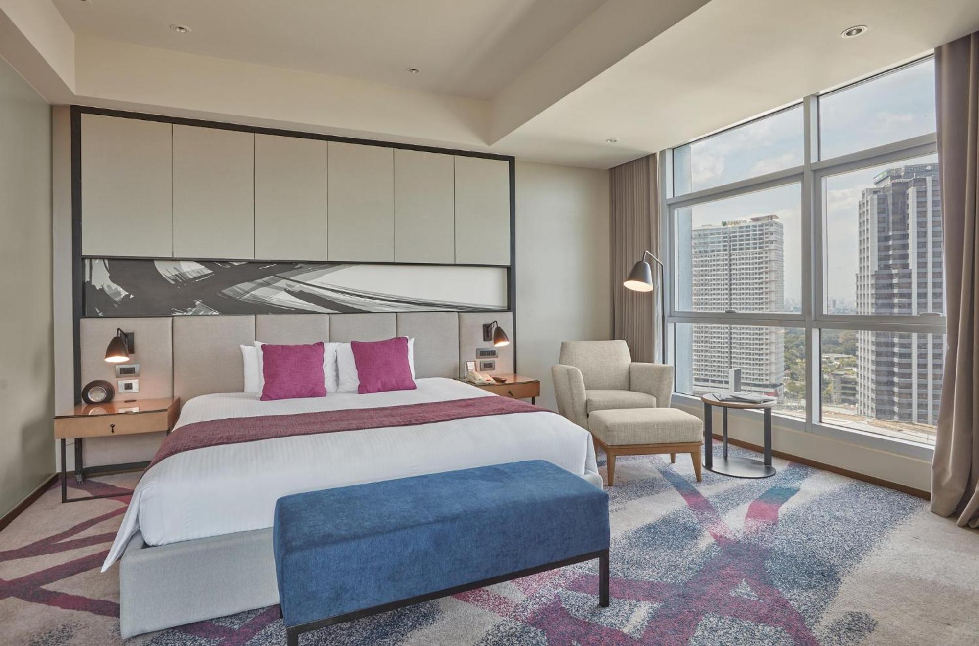 Crowne Plaza Manila Galleria By Ihg Pasig City Экстерьер фото