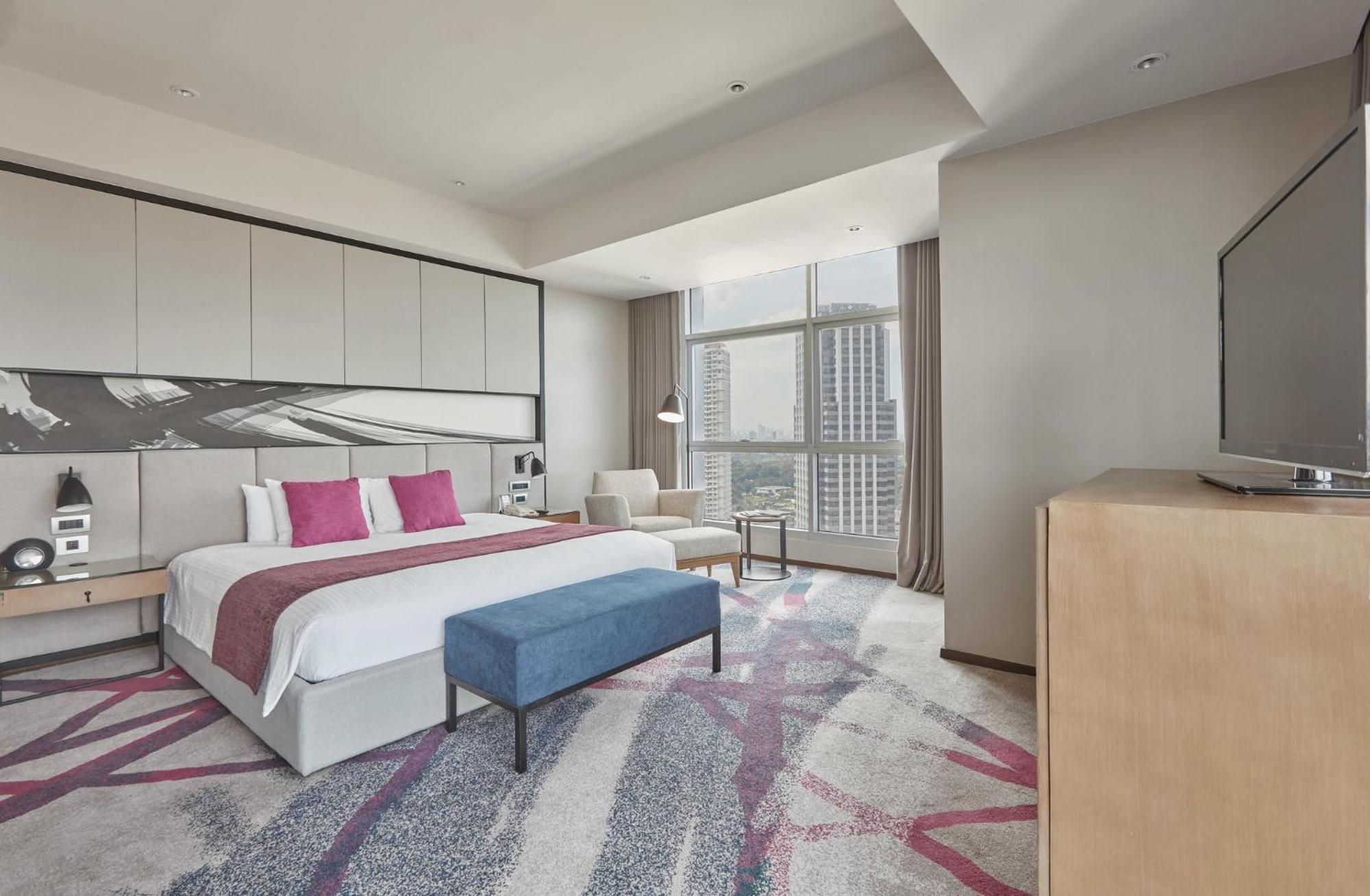 Crowne Plaza Manila Galleria By Ihg Pasig City Экстерьер фото